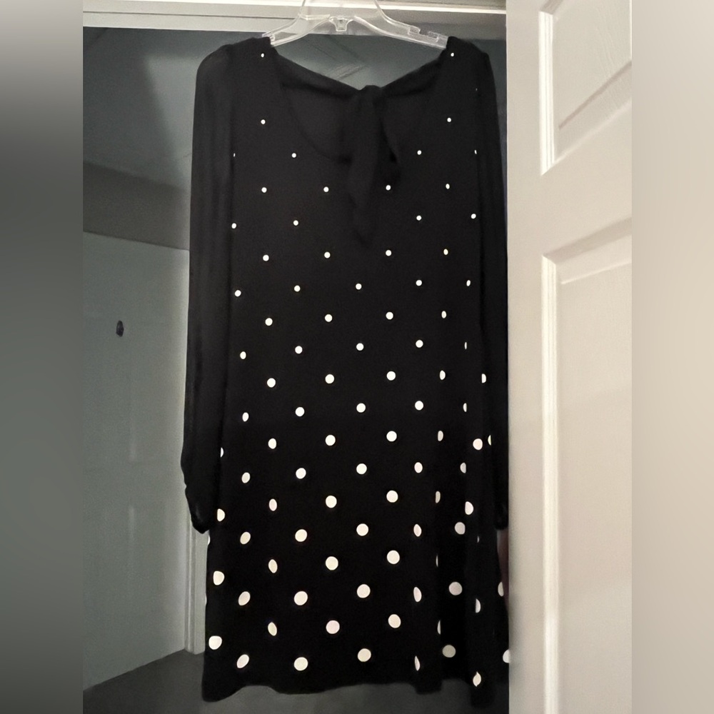 Ann Taylor black and white polka dot jersey a- dress with tie in back